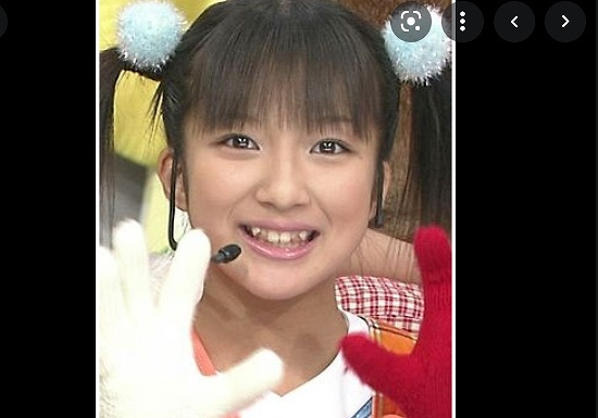 お尻の価値をマンコ以上に高めたカリスマAV女優さんの篠田ゆうちゃんのデビュー作品です。お尻をここまで射精を伴うオナニーのおかずの材料に仕上げてくれた調本人です。すさまじい尻の魅力、神尻と言っても良い、国宝級の尻をたずさえて、セックスしまくります。男優さんの巨大チンコがお尻にぶつかってピタンピタン凄い尻音（しりね）がする、気持ちよくって尻とチンコをこするだけで射精する男優さんも登場。とにかく尻でヌケル女優は篠田ゆうちゃんだけ。